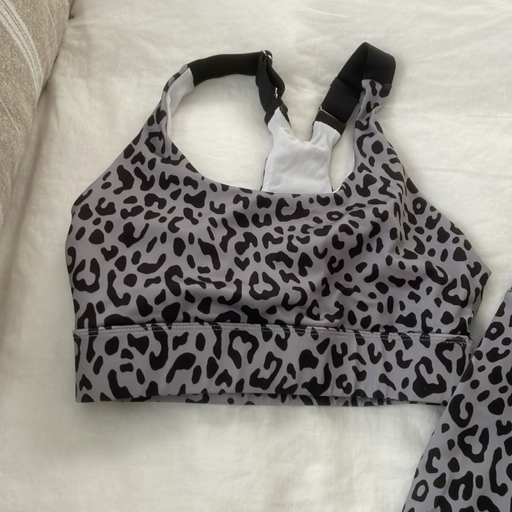Workout Set Leopard Print Size Small - image 2